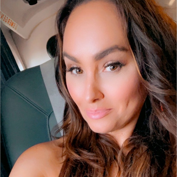 Meet your Posher, Ivanka - Picture 1 of 1